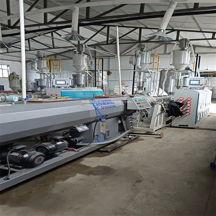 Μηχανή κατασκευής σωλήνων HDPE
